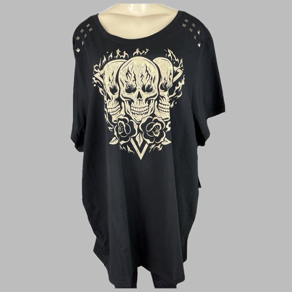 Torrid Heritage 6X Black Mall Goth Flaming Skulls Studded Accent 100% Cotton Tee